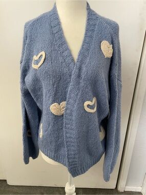 NWT Threaded Leaf Baby Blue White Heart Pattern Cardigan Size L